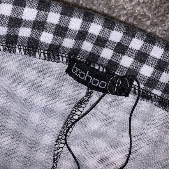 Boohoo Black & White Plaid leggings size 2 - Picture 5 of 7
